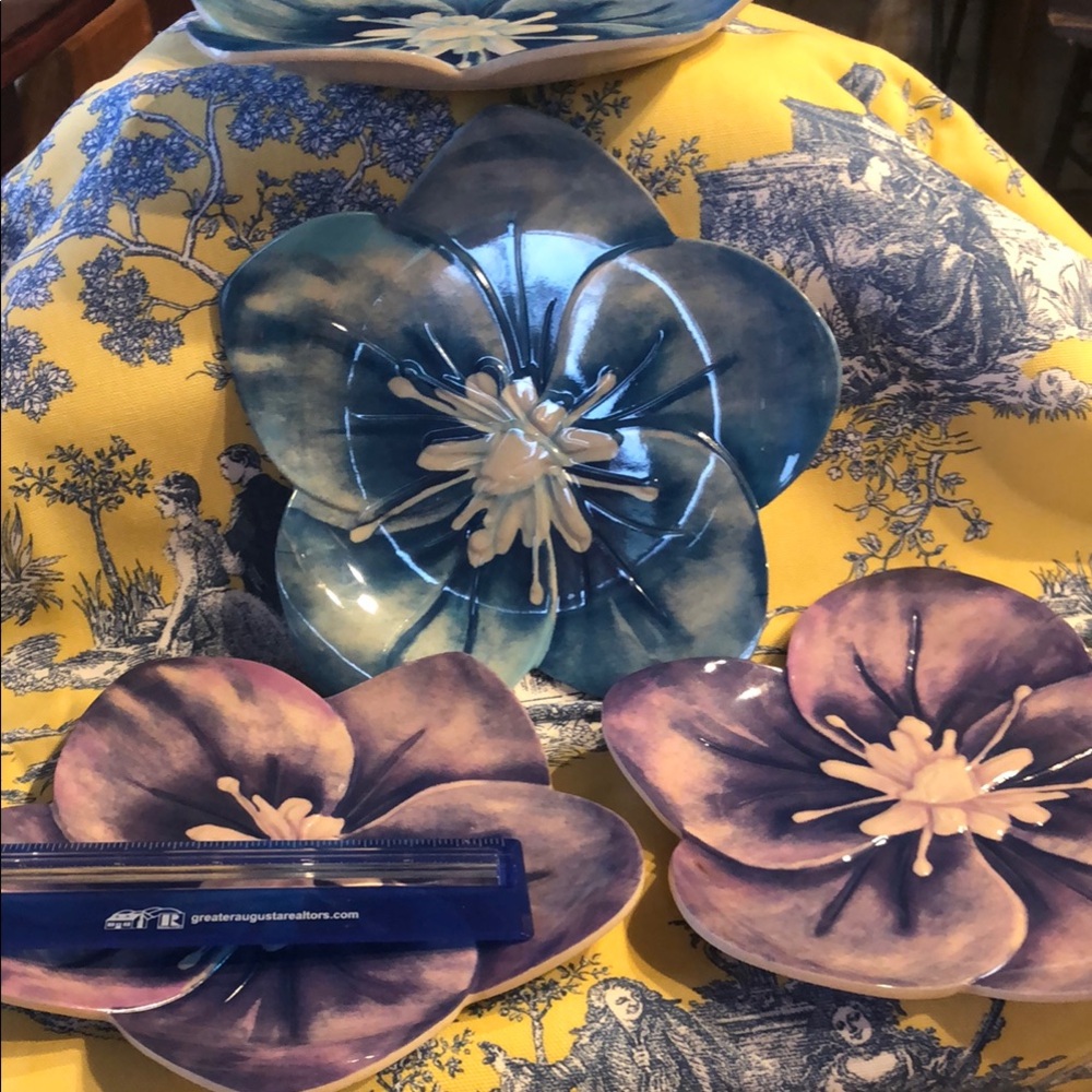 Blue Floral Bamboo plates. 4 total. - Picture 3 of 7